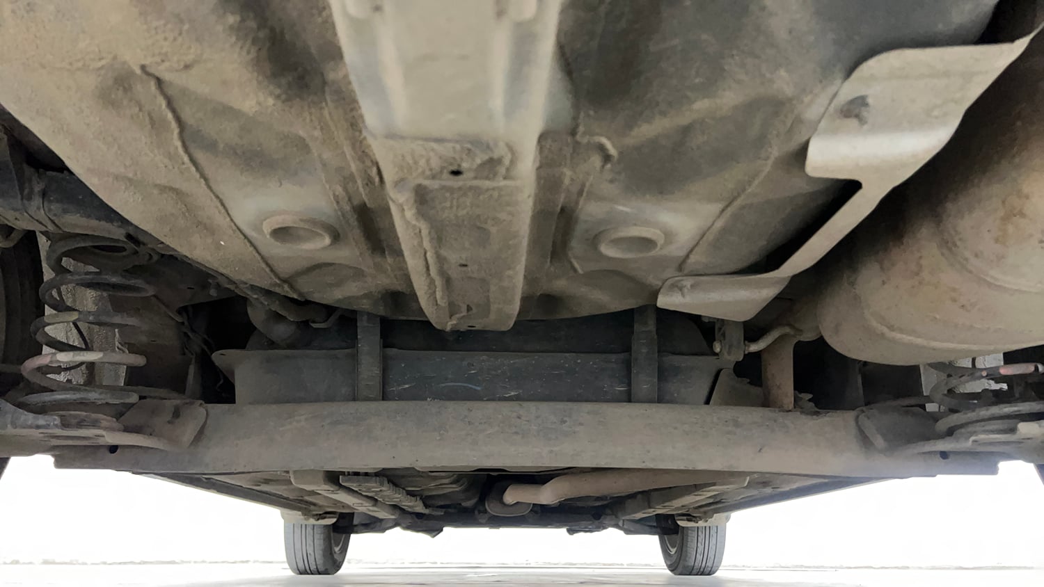 Used 2015 Hyundai Xcent SX 1.2 Petrol Manual extra REAR UNDERBODY VIEW (TAKEN FROM REAR)
