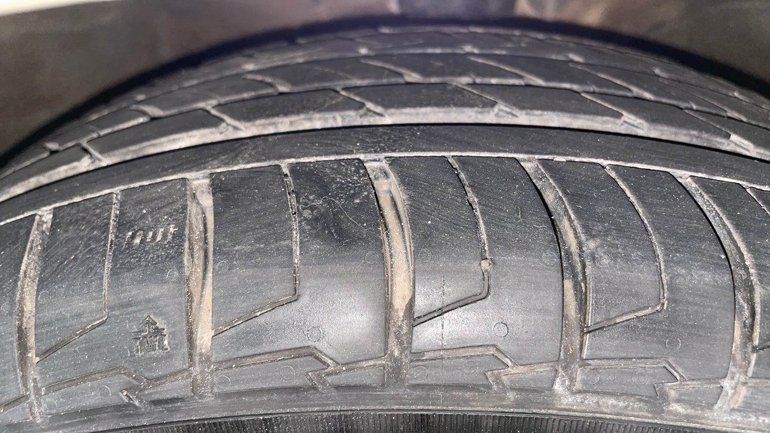 Used 2013 Hyundai Verna Fluidic 1.6 CRDi SX Diesel Manual tyres RIGHT FRONT TYRE TREAD VIEW