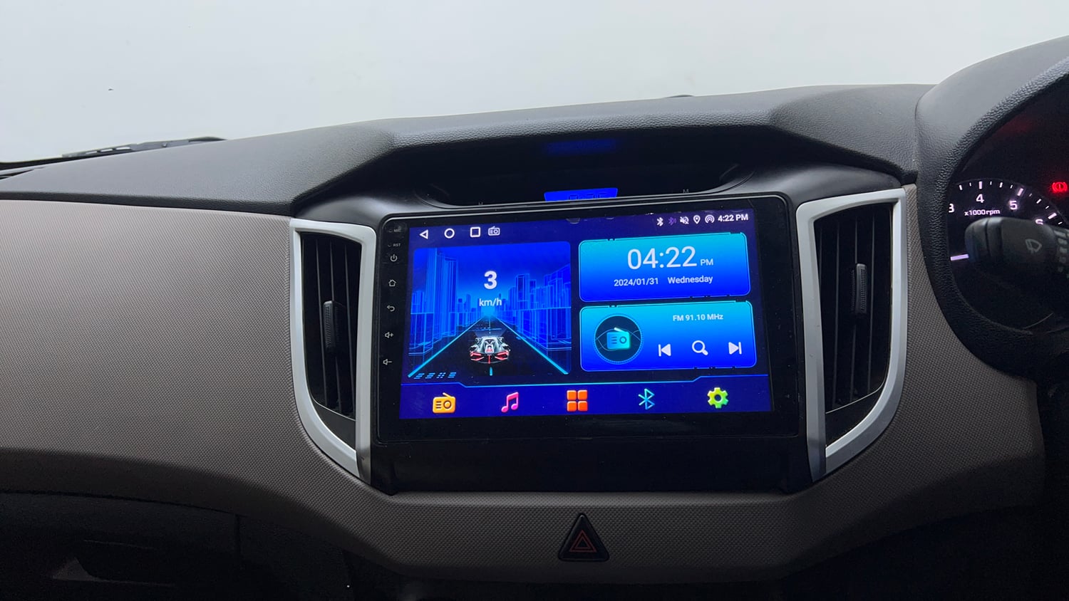Used 2019 Hyundai Creta EX 1.6 Petrol Petrol Manual top_features Touch screen infotainment system