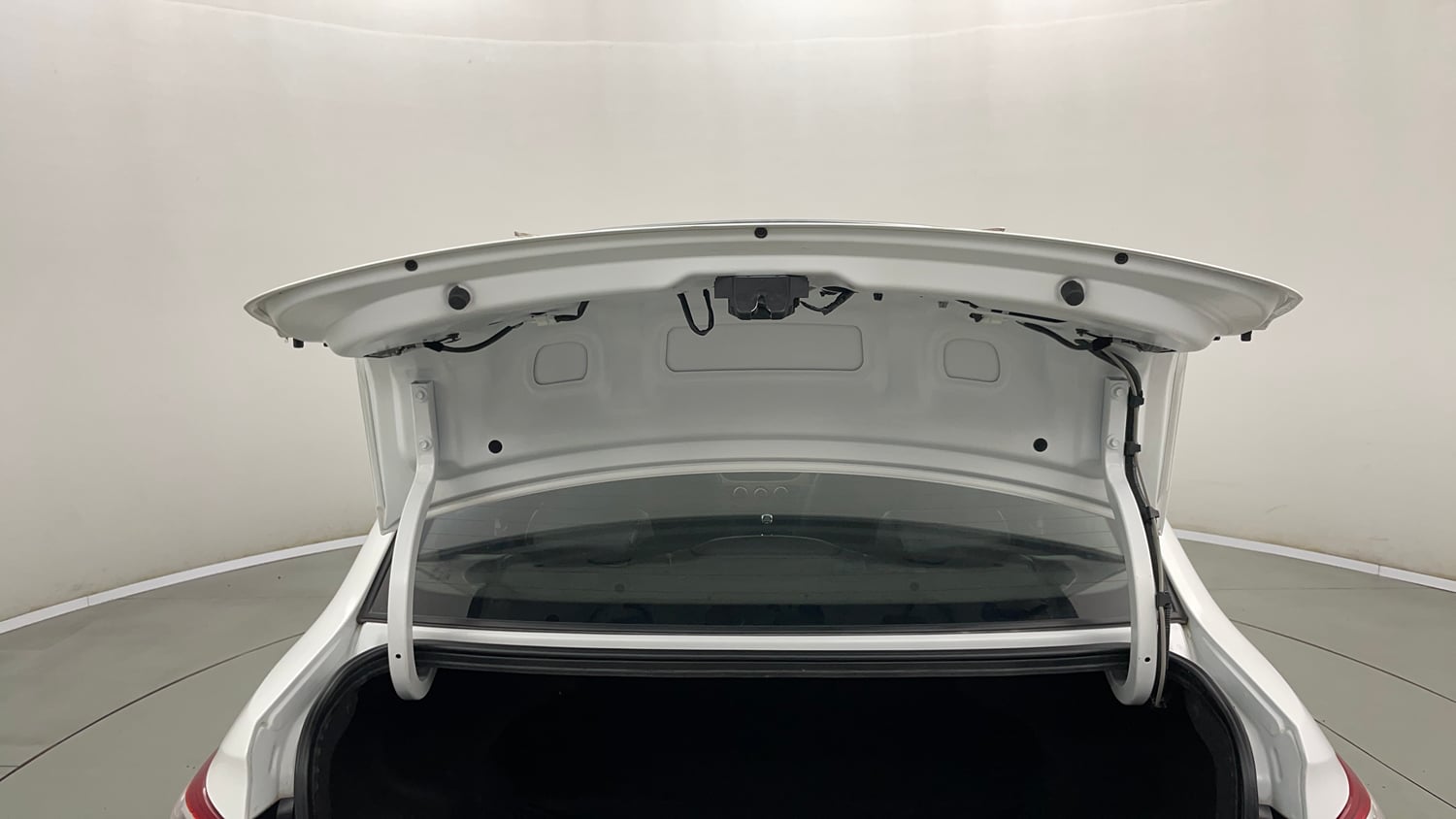 Used 2019 Hyundai Xcent SX Petrol Manual interior DICKY DOOR OPEN VIEW