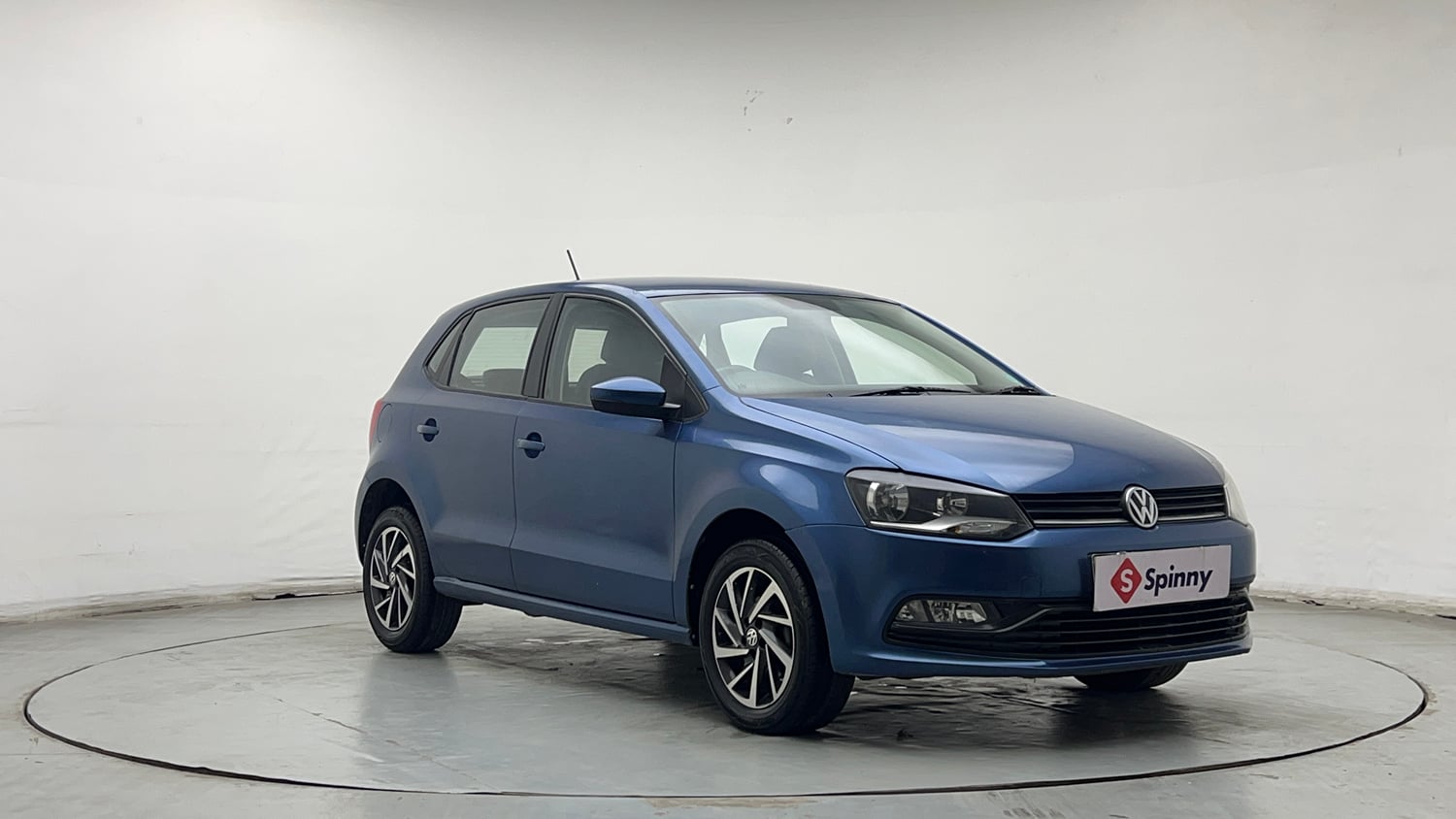 Used 2017 Volkswagen Polo Comfortline 1.2L (P) Petrol Manual exterior RIGHT FRONT CORNER VIEW
