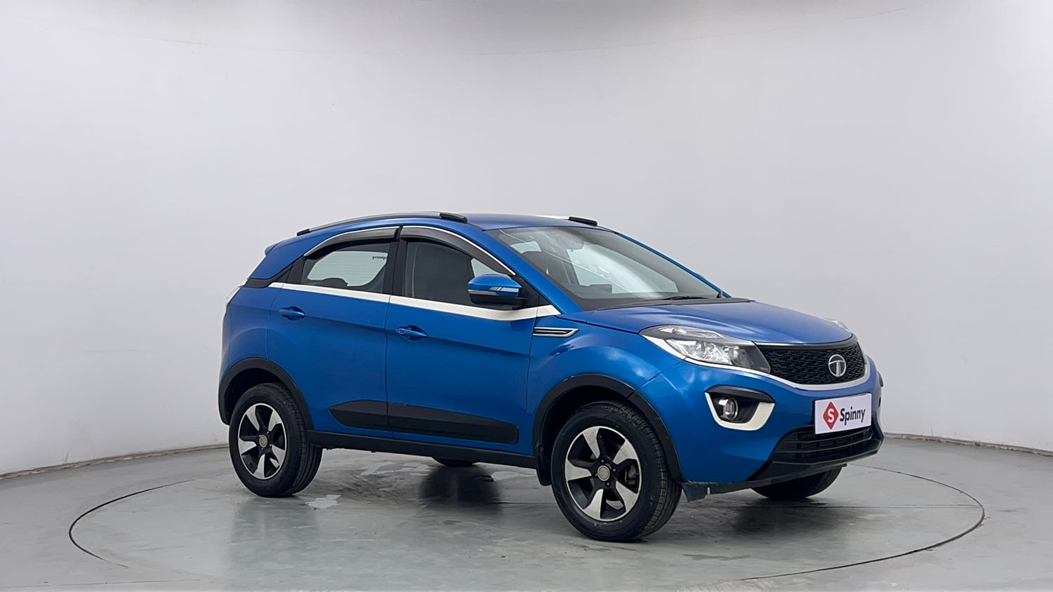 Used 2018 Tata Nexon XZ Plus Diesel Diesel Manual exterior RIGHT FRONT CORNER VIEW