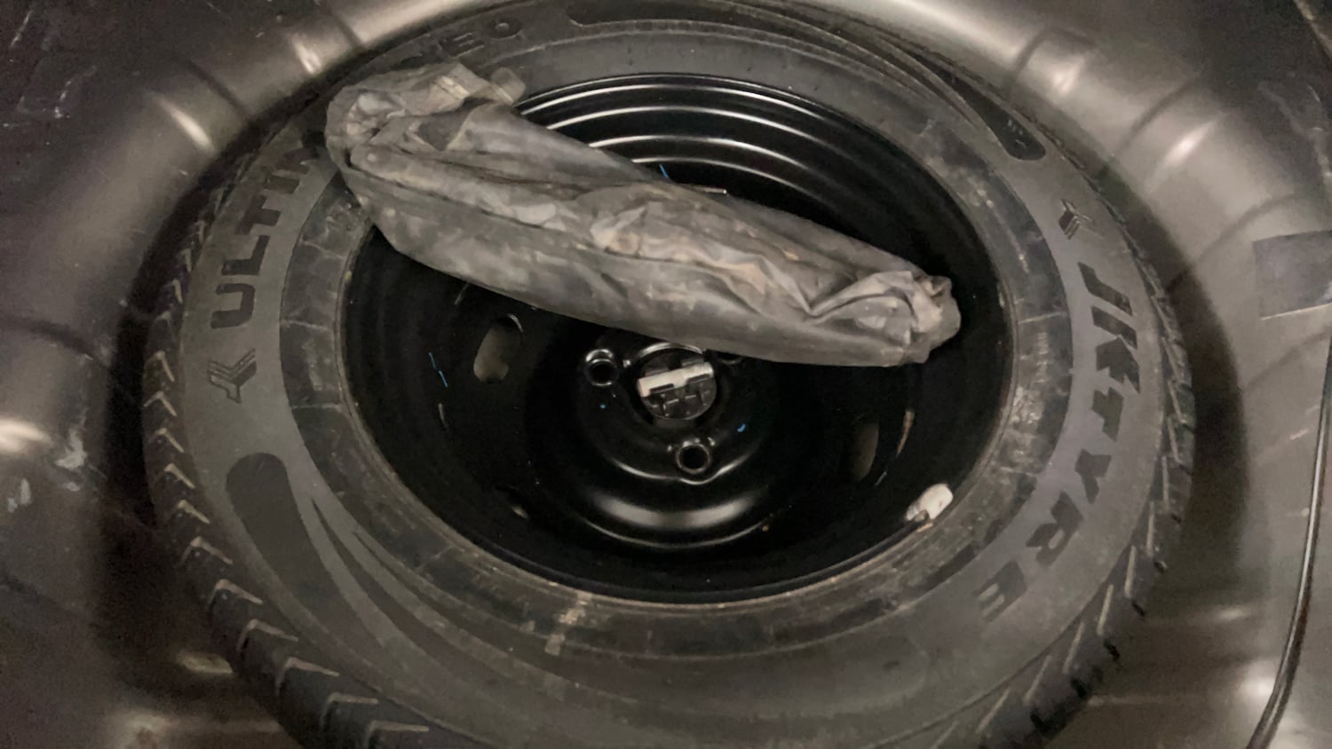 Used 2016 Renault Kwid RXT Petrol Manual tyres SPARE TYRE VIEW