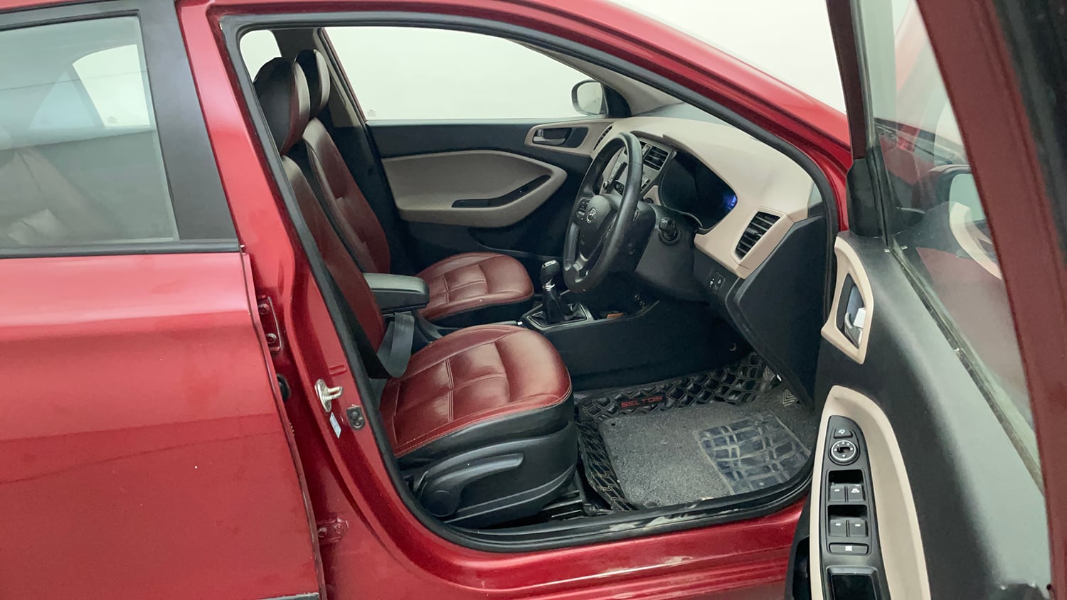 Used 2020 Hyundai Elite i20 Asta 1.2 (O) Petrol Manual interior RIGHT SIDE FRONT DOOR CABIN VIEW