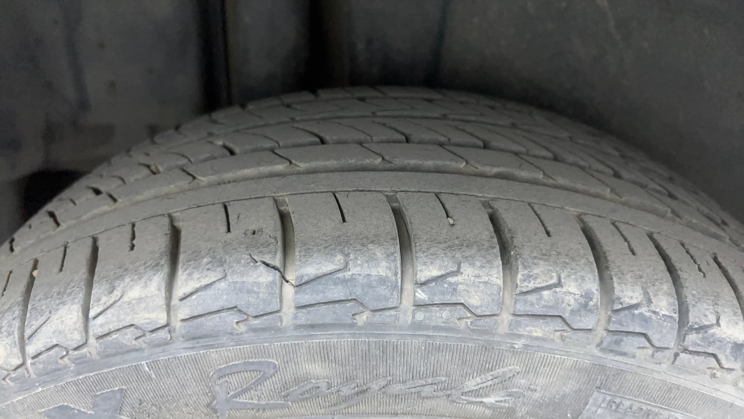 Used 2017 Maruti Suzuki Ciaz Alpha 1.4 MT Petrol Manual tyres RIGHT REAR TYRE TREAD VIEW