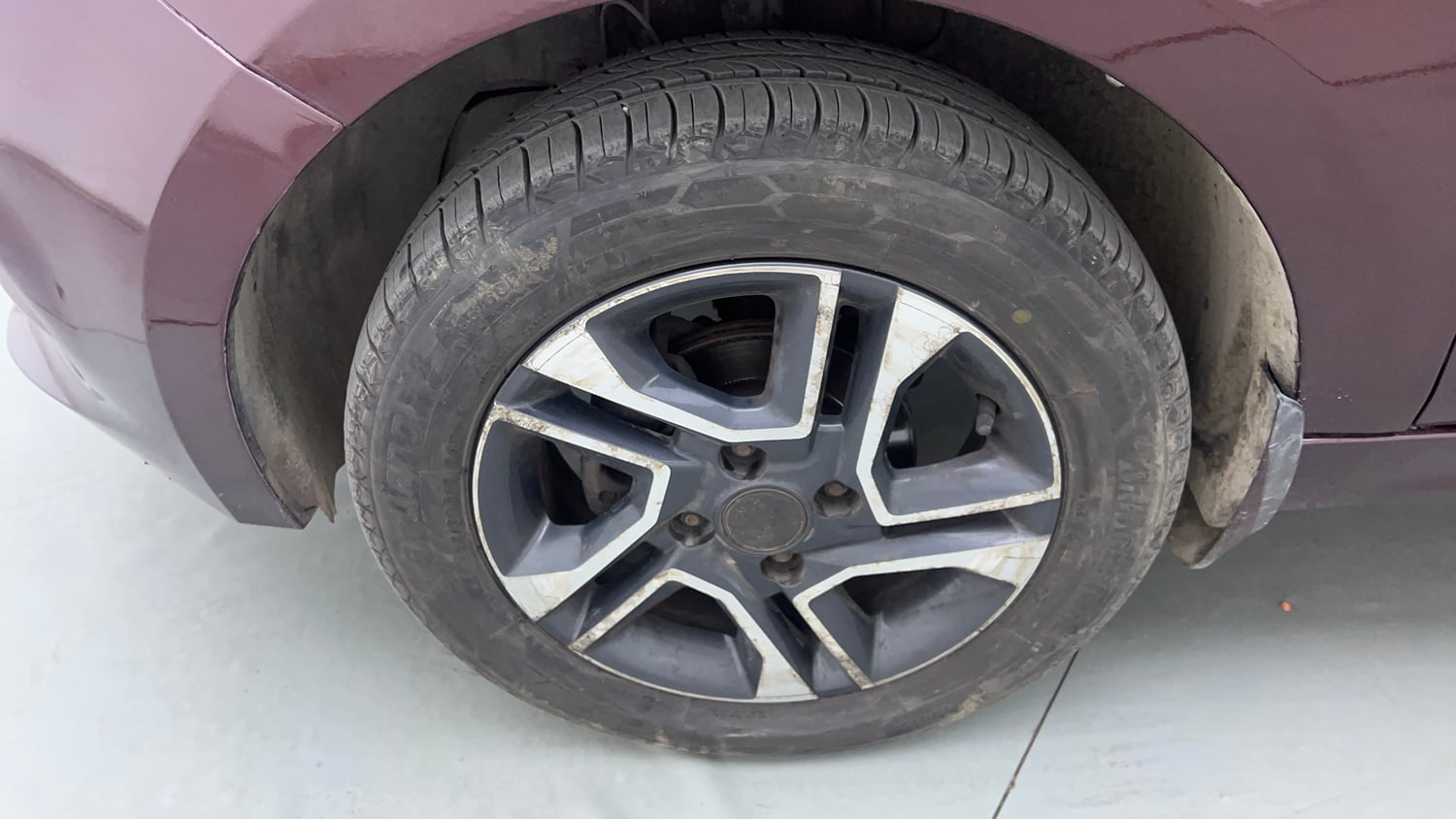 Used 2021 Tata Tigor XZ Plus Petrol Manual tyres LEFT FRONT TYRE RIM VIEW