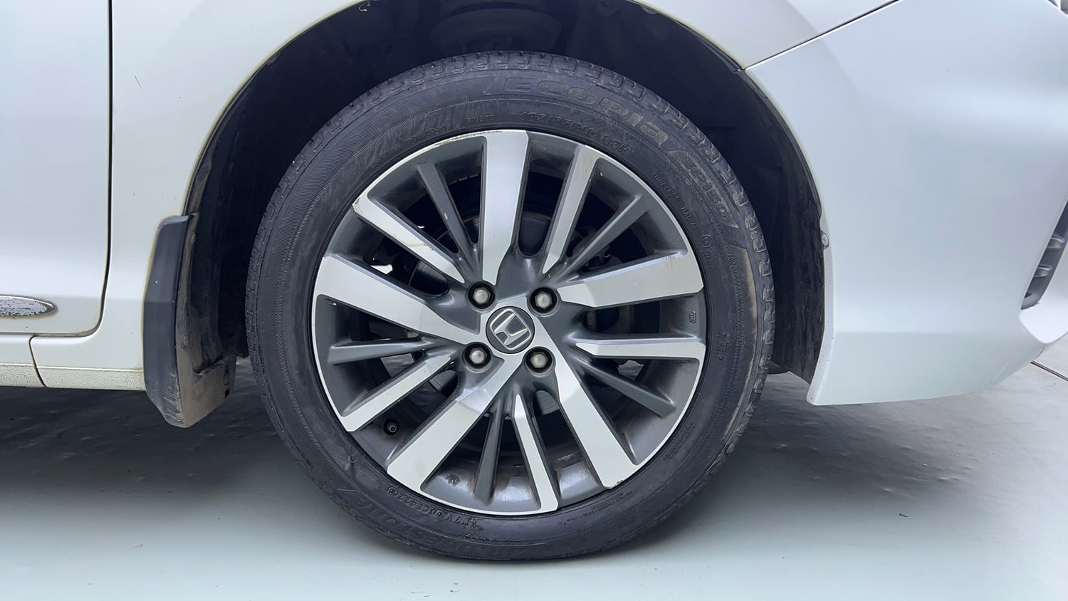 Used 2021 Honda City ZX CVT Petrol Petrol Automatic tyres RIGHT FRONT TYRE RIM VIEW
