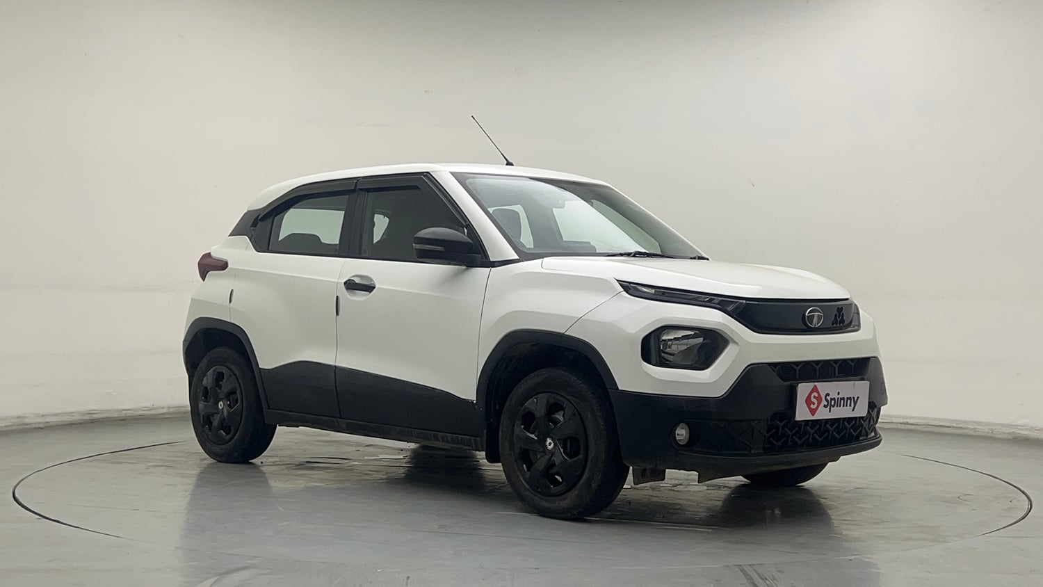 Used 2022 Tata Punch Pure MT Petrol + CNG(Outside Fitted) Cng Manual exterior RIGHT FRONT CORNER VIEW