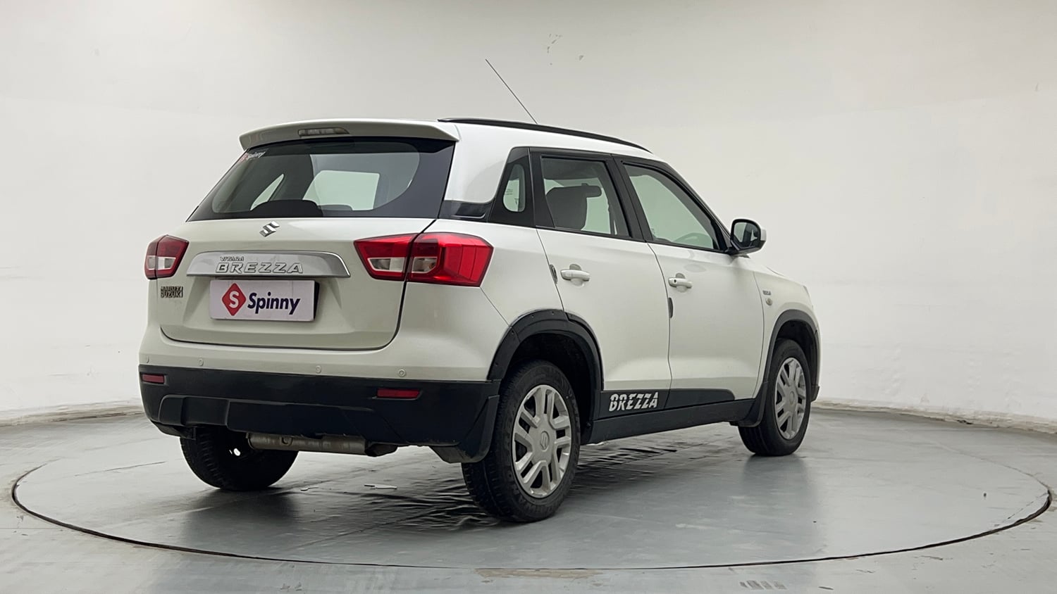 Used 2019 Maruti Suzuki Vitara Brezza [2016-2020] VDi Diesel Manual exterior RIGHT REAR CORNER VIEW