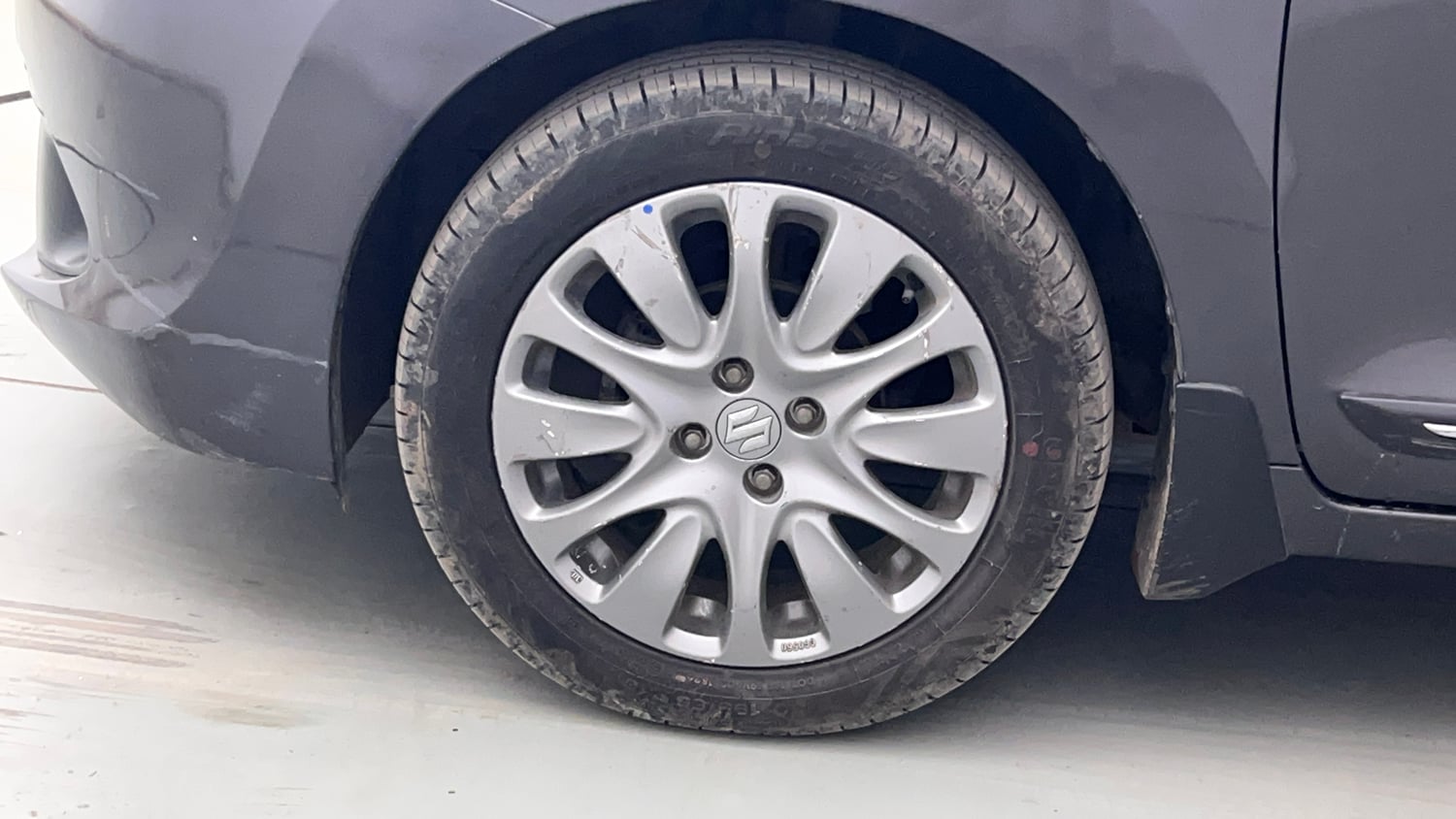 Used 2018 Maruti Suzuki Baleno Zeta 1.2 AT Petrol Automatic tyres LEFT FRONT TYRE RIM VIEW