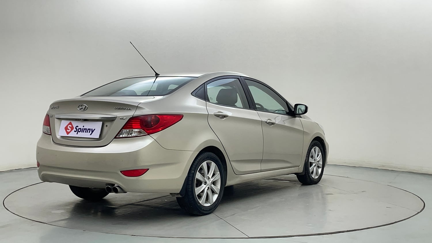 Used 2013 Hyundai Verna Fluidic 1.6 CRDi SX Diesel Manual exterior RIGHT REAR CORNER VIEW