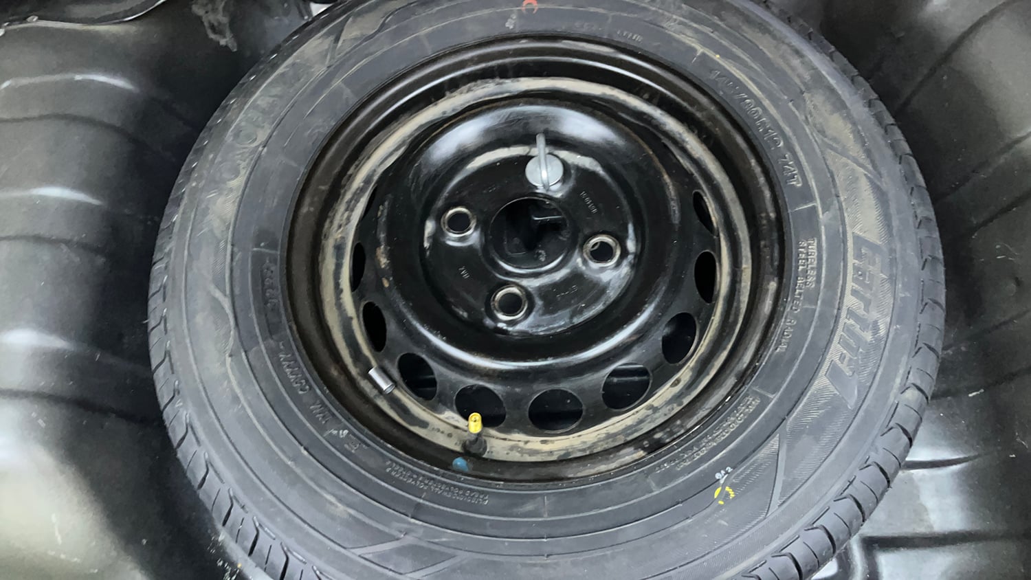 Used 2019 Maruti Suzuki Alto 800 VXi (O) Petrol Manual tyres SPARE TYRE VIEW
