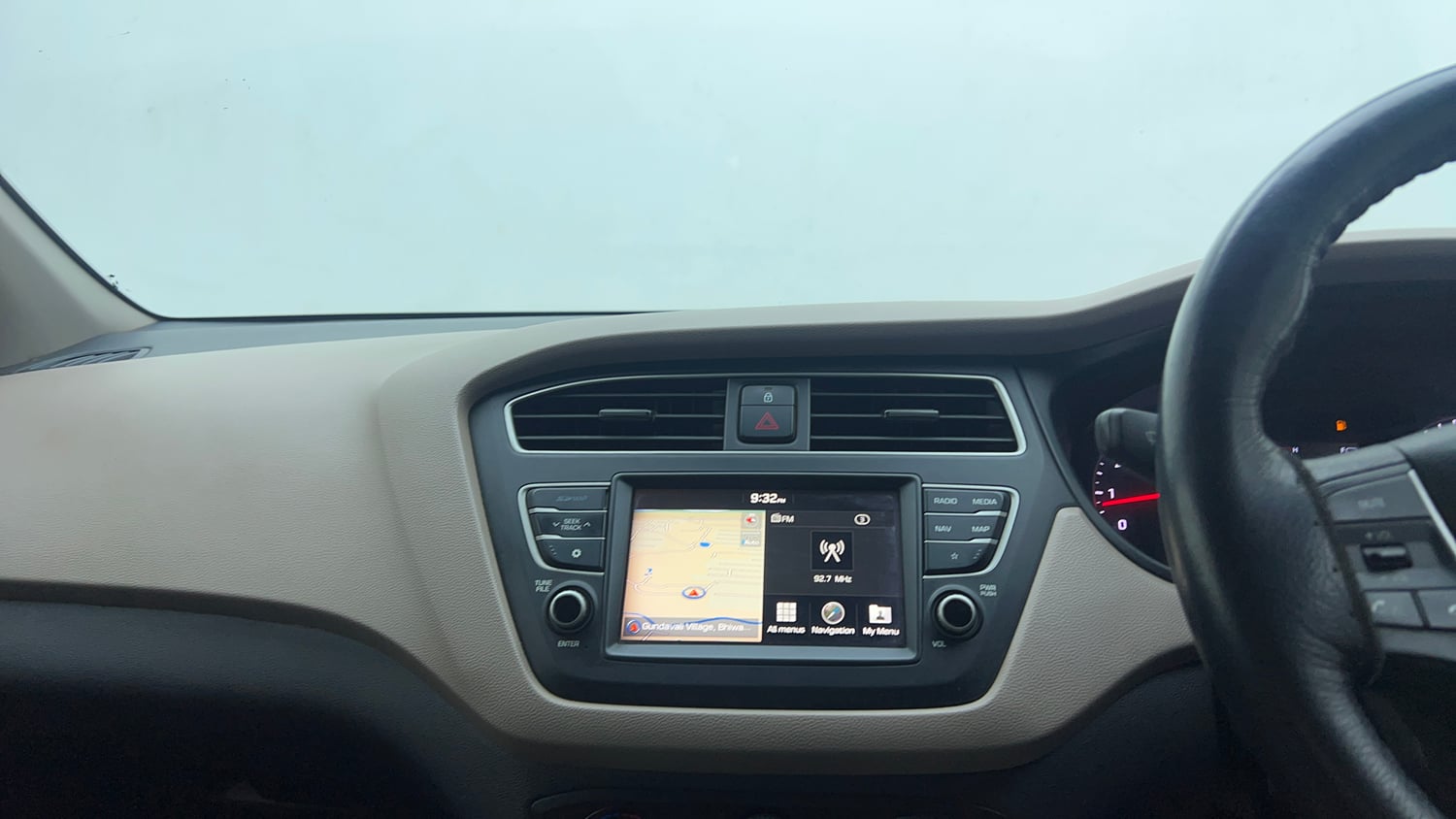 Used 2019 Hyundai Elite i20 Sportz Plus 1.2 Petrol Manual top_features Touch screen infotainment system