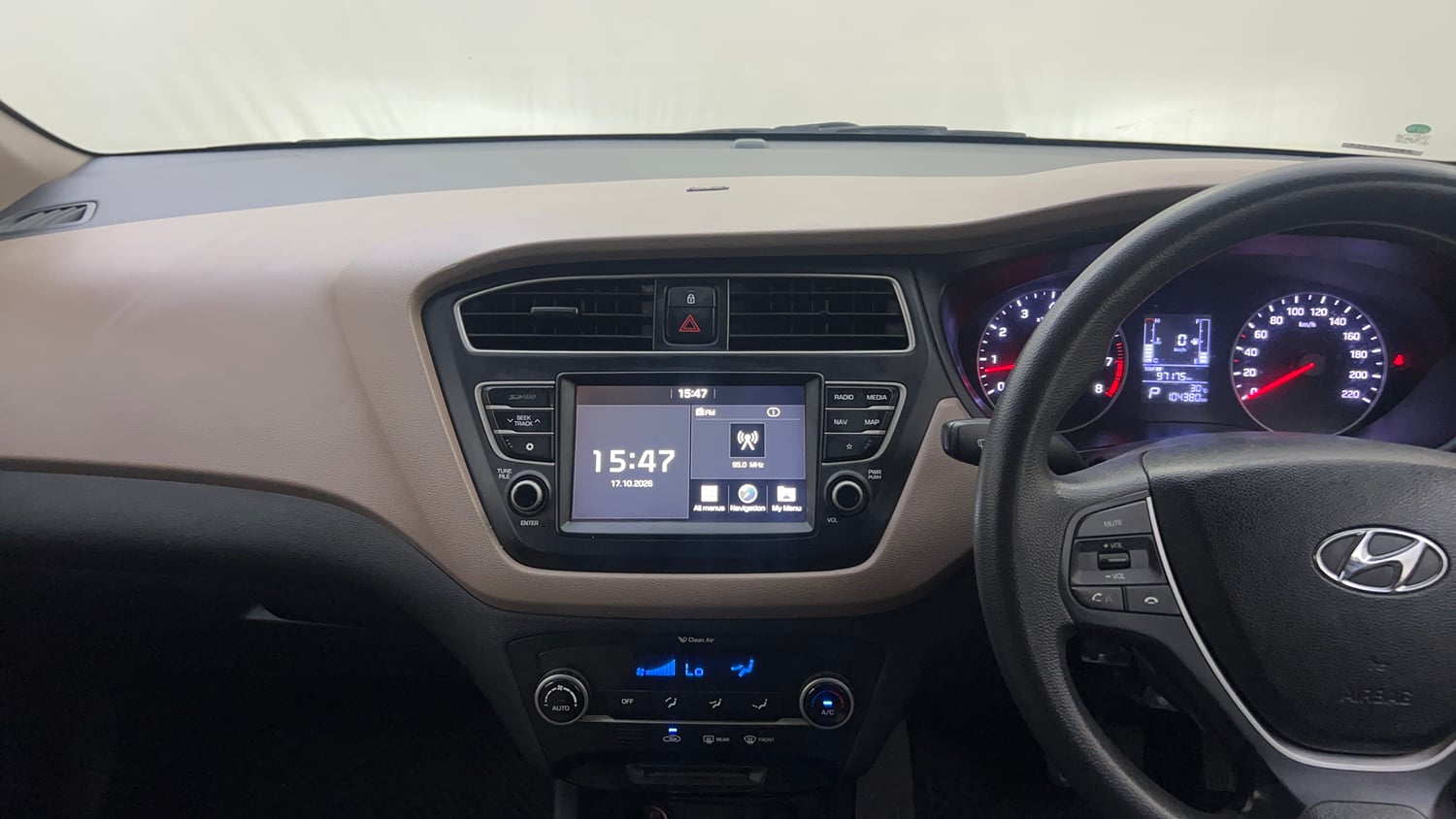 Used 2018 Hyundai Elite i20 Asta 1.2 AT Petrol Automatic interior MUSIC SYSTEM & AC CONTROL VIEW