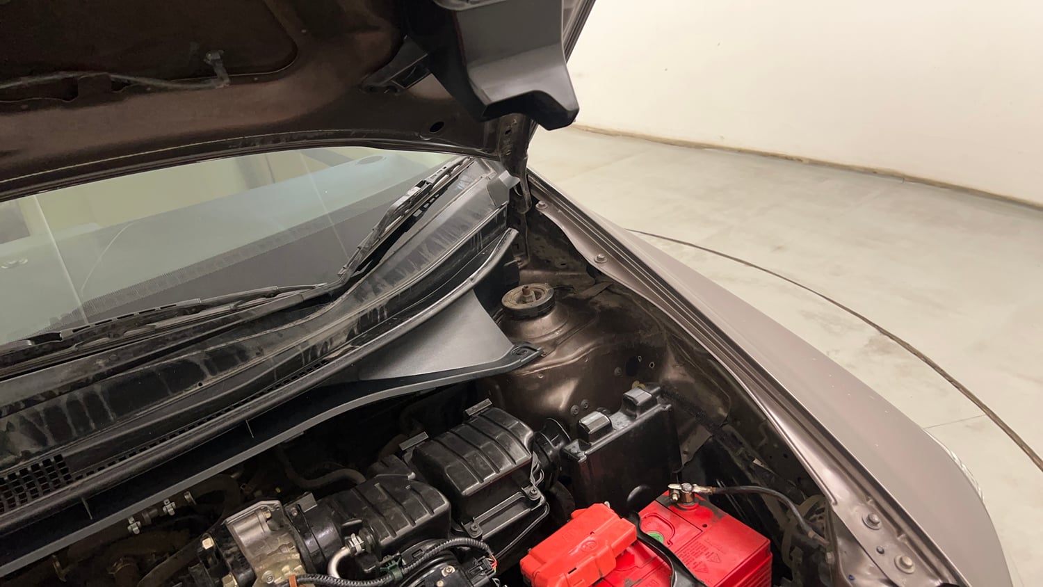 Used 2012 Honda City 1.5 S MT Petrol Manual engine ENGINE LEFT SIDE HINGE & APRON VIEW