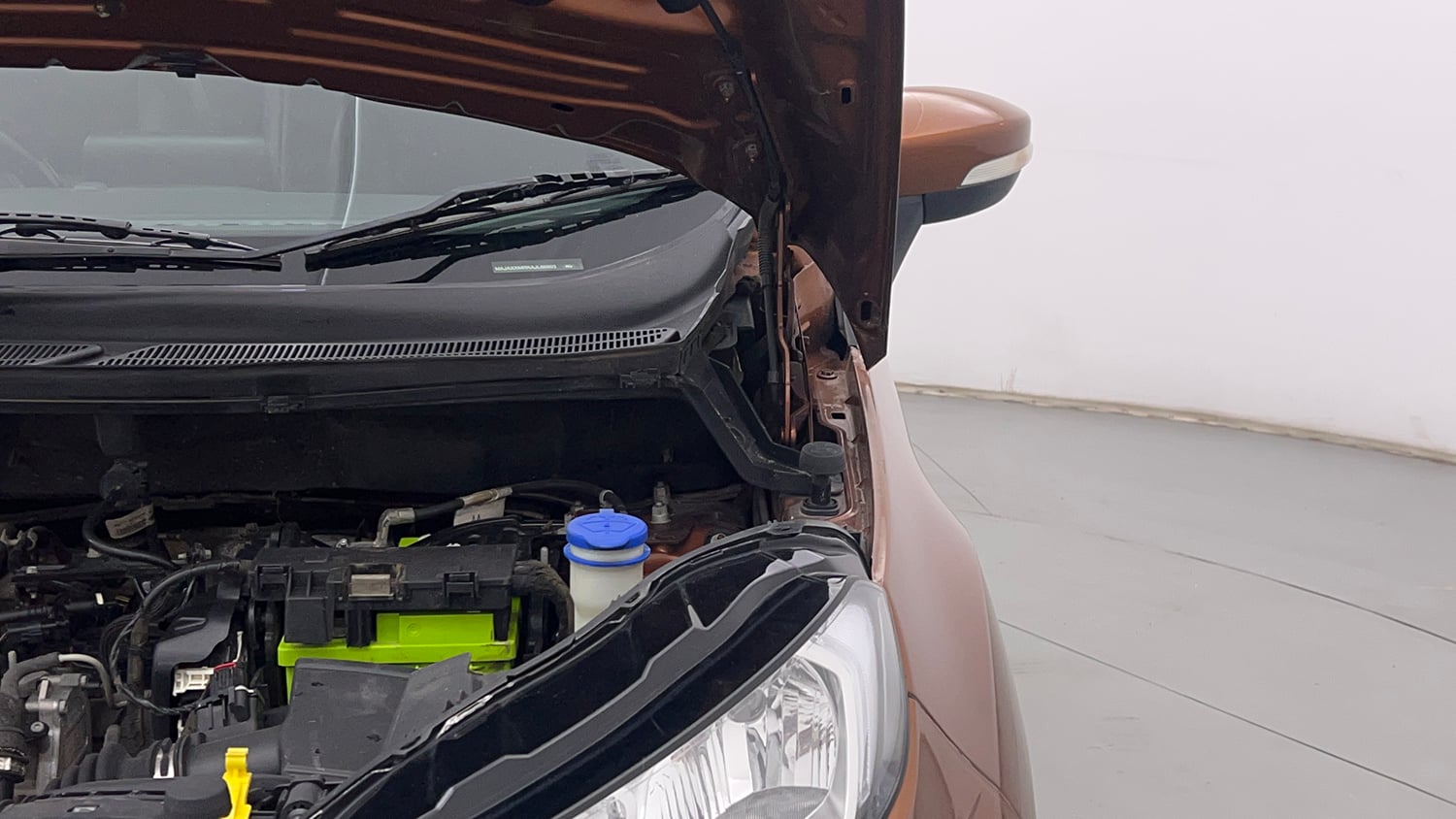 Used 2018 Ford EcoSport Trend + 1.5L TDCi Diesel Manual engine ENGINE LEFT SIDE HINGE & APRON VIEW