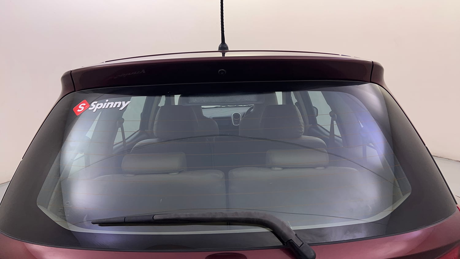Used 2014 Honda Mobilio V Petrol Petrol Manual exterior BACK WINDSHIELD VIEW