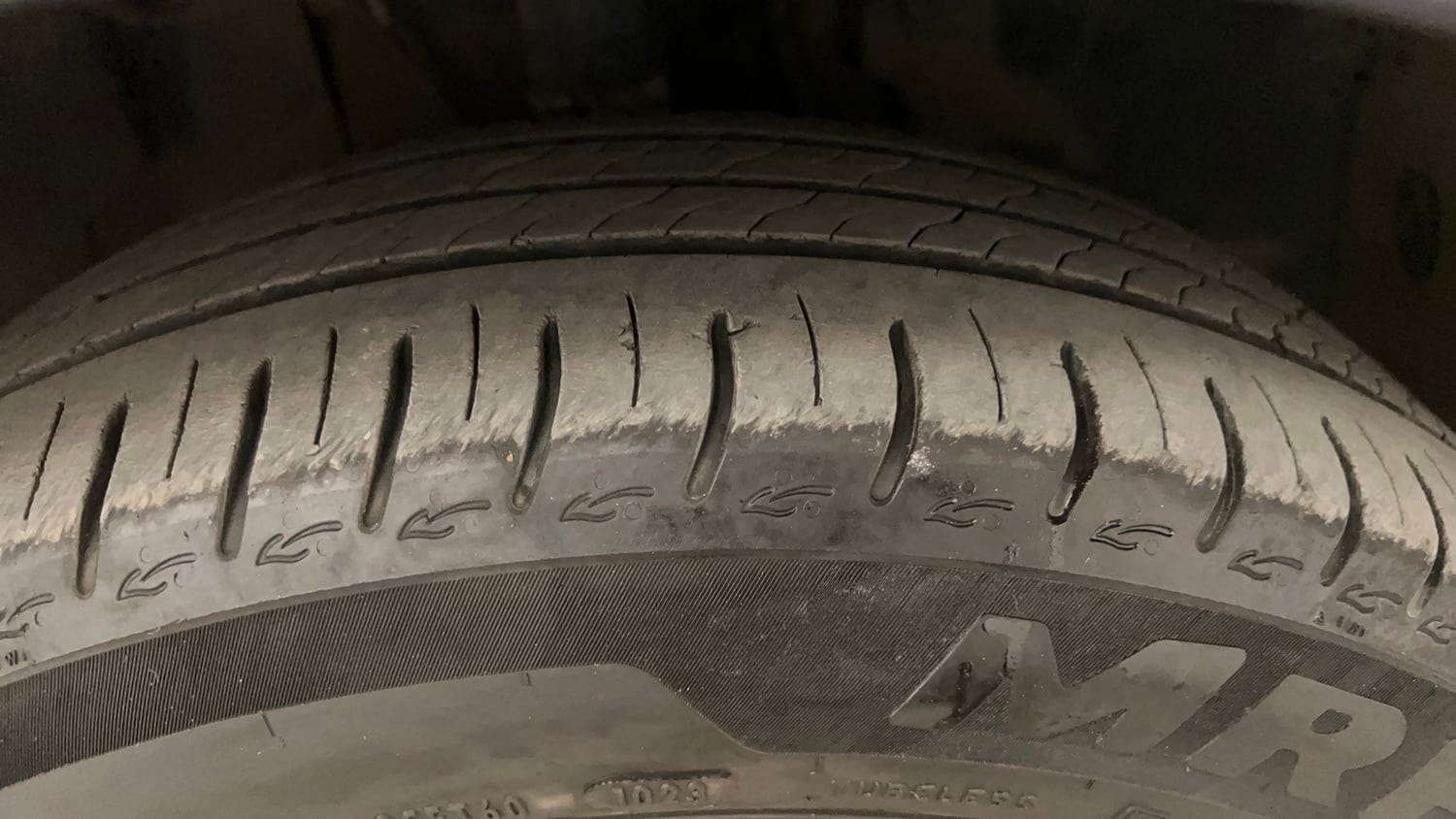 Used 2023 Tata Altroz XZ Petrol Petrol Manual tyres RIGHT FRONT TYRE TREAD VIEW