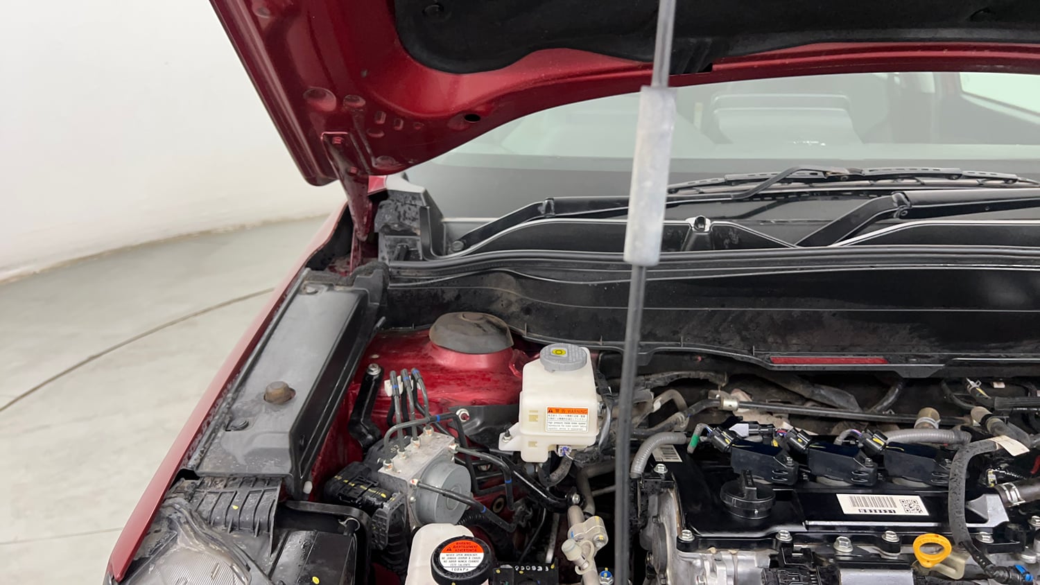 Used 2023 Toyota Urban Cruiser Hyryder V Hybrid Hybrid Automatic engine ENGINE RIGHT SIDE HINGE & APRON VIEW