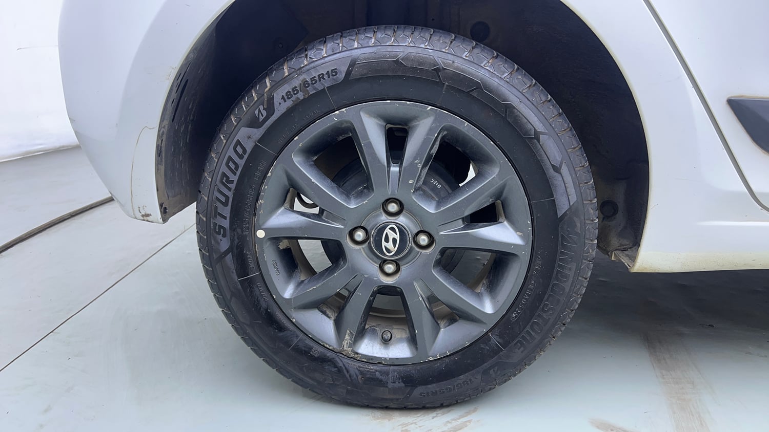 Used 2019 Hyundai Elite i20 Sportz Plus 1.2 Petrol Manual tyres RIGHT REAR TYRE RIM VIEW