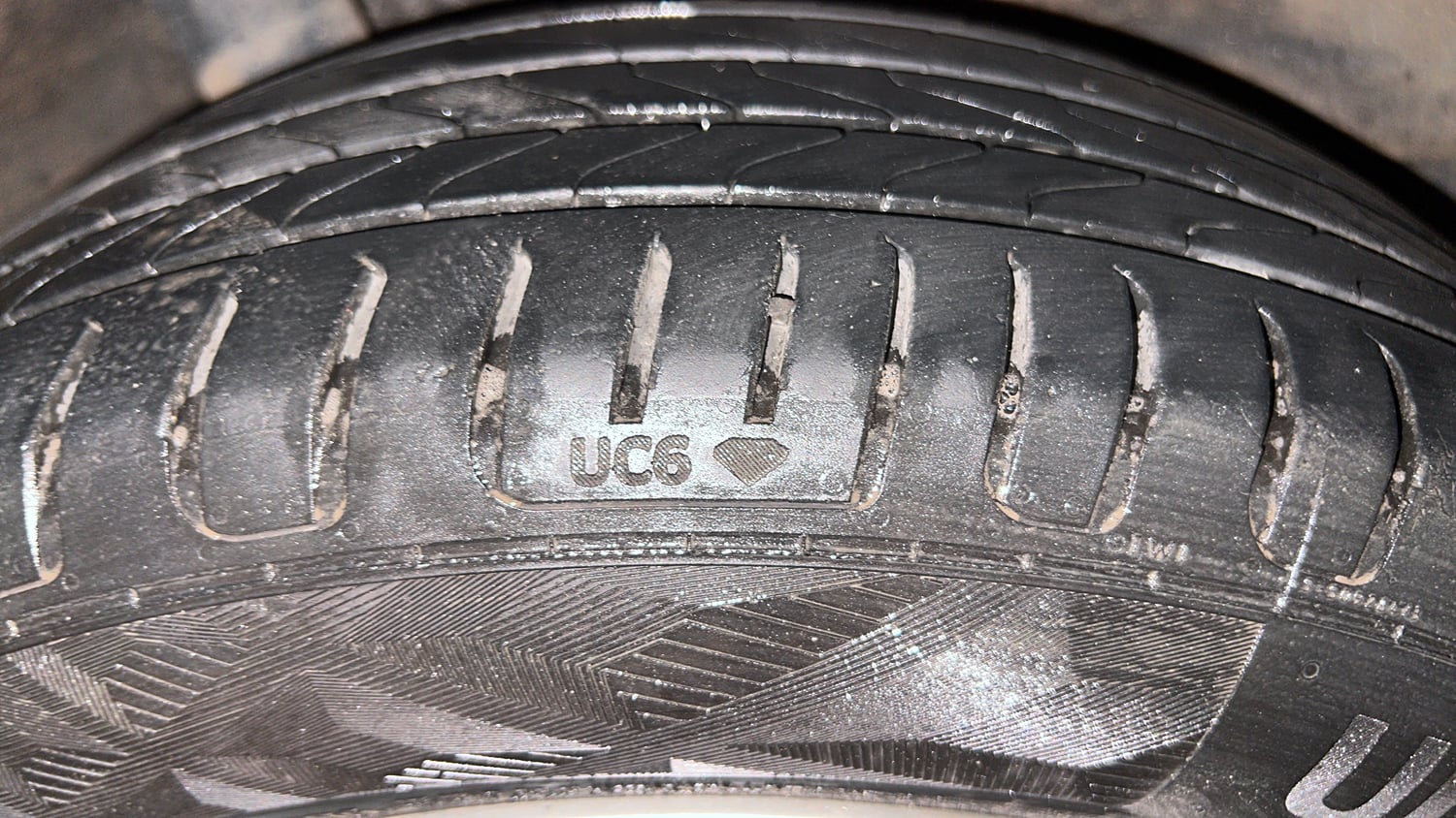 Used 2014 Honda Mobilio V Petrol Petrol Manual tyres RIGHT REAR TYRE TREAD VIEW
