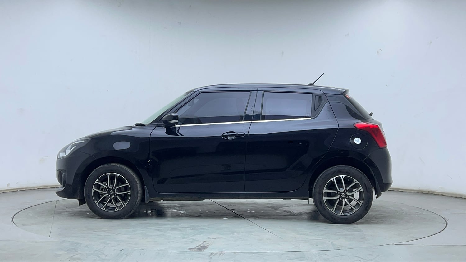 Used 2023 Maruti Suzuki Swift ZXi Plus AMT Petrol Automatic exterior LEFT SIDE VIEW