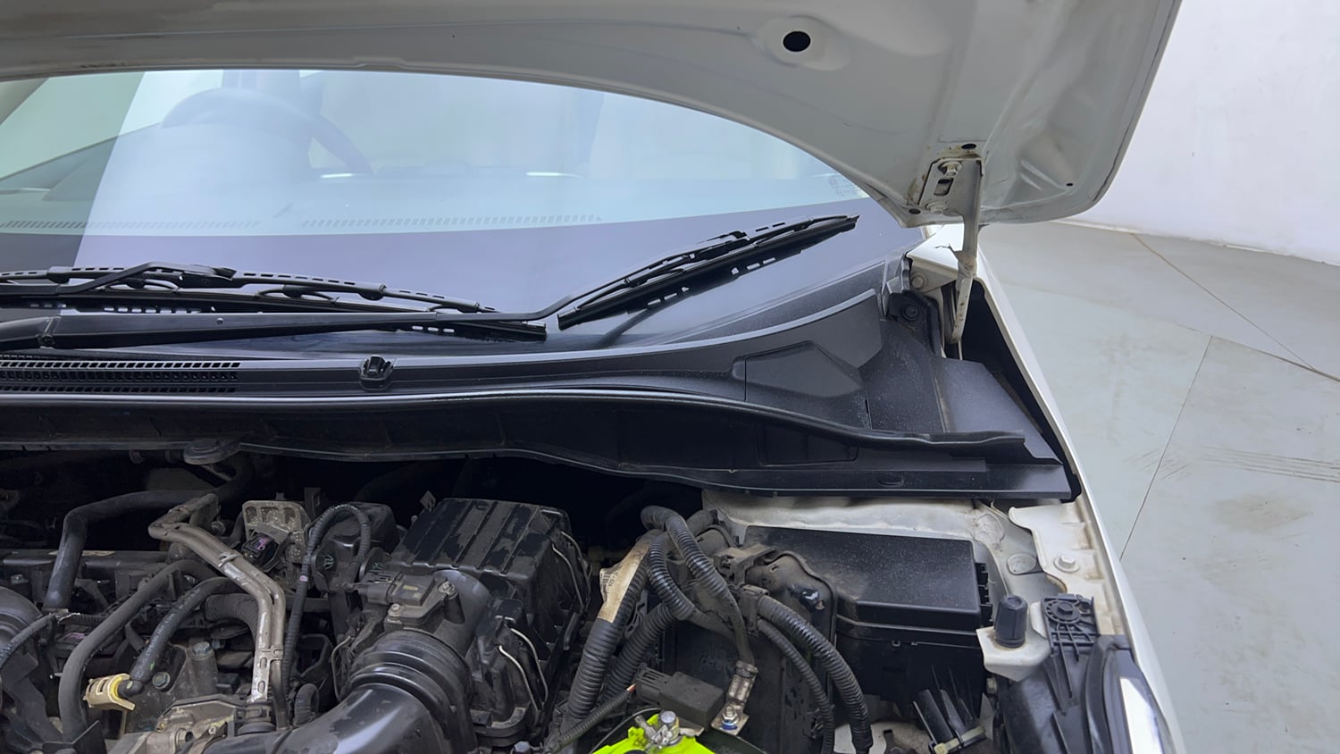 Used 2021 Honda City ZX CVT Petrol Petrol Automatic engine ENGINE LEFT SIDE HINGE & APRON VIEW