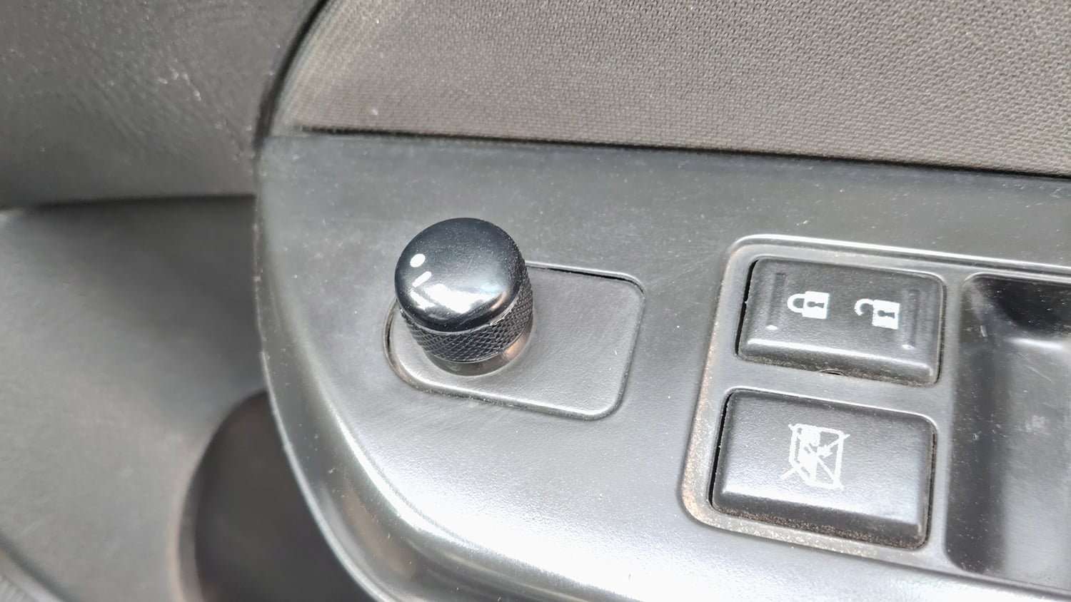 Used 2013 Maruti Suzuki Swift VDi Diesel Manual top_features Adjustable ORVM