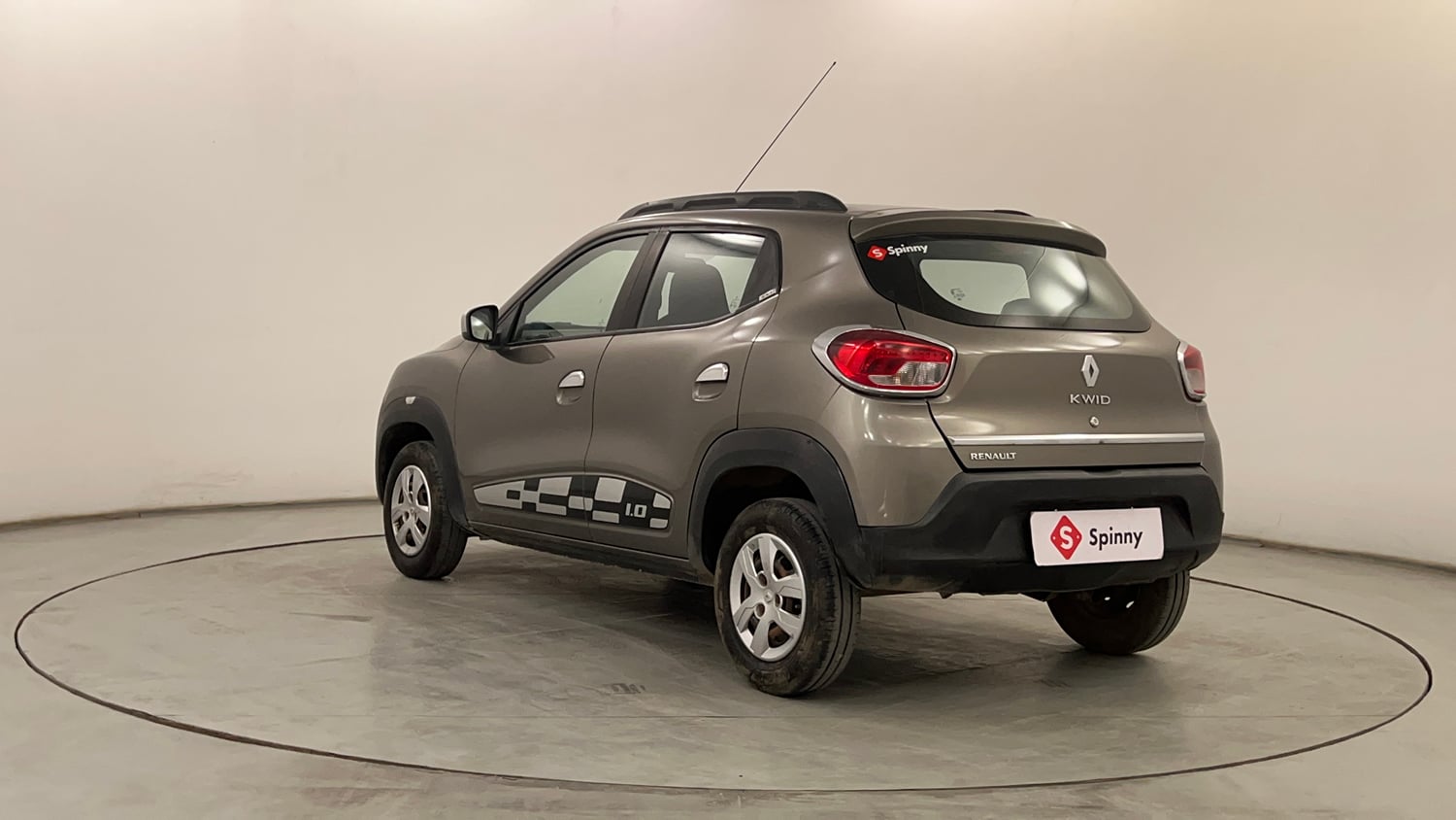 Used 2016 Renault Kwid RXT Petrol Manual exterior LEFT REAR CORNER VIEW