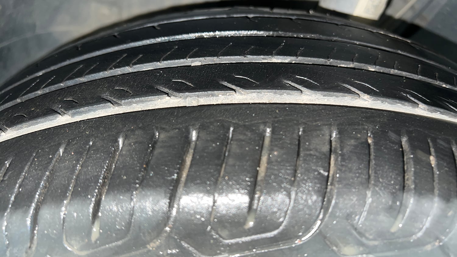 Used 2023 Volkswagen Virtus Topline 1.0 TSI MT Petrol Manual tyres LEFT FRONT TYRE TREAD VIEW