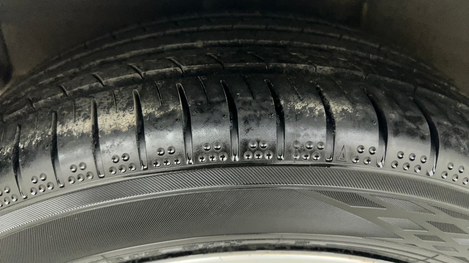 Used 2025 Hyundai Grand i10 Nios Sportz 1.2 Hy-CNG Duo Cng Manual tyres RIGHT REAR TYRE TREAD VIEW