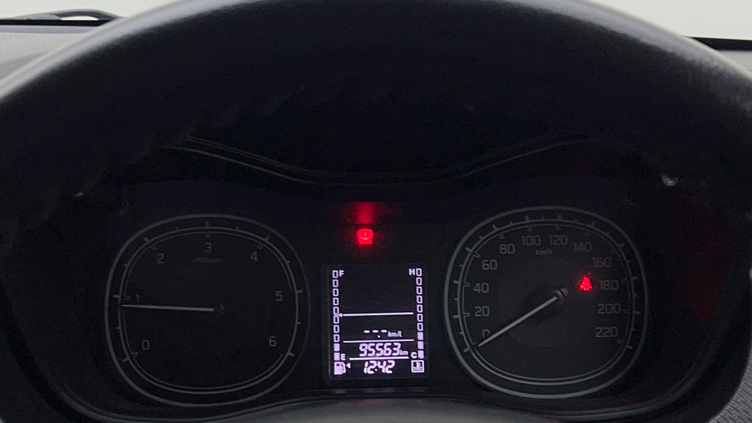 Used 2019 Maruti Suzuki Vitara Brezza [2016-2020] VDi Diesel Manual interior CLUSTERMETER VIEW