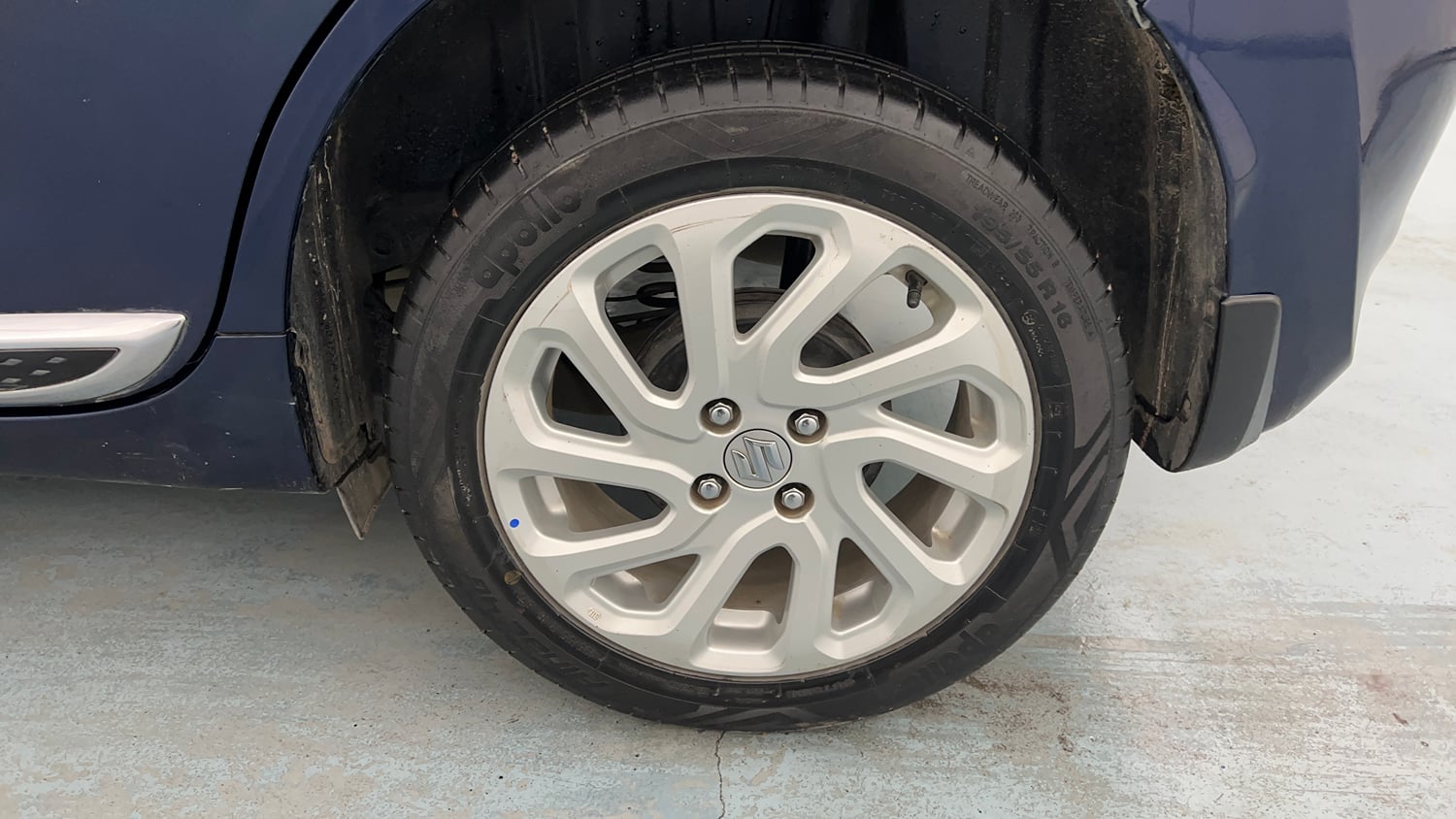 Used 2022 Maruti Suzuki Baleno Zeta AGS Petrol Automatic tyres LEFT REAR TYRE RIM VIEW