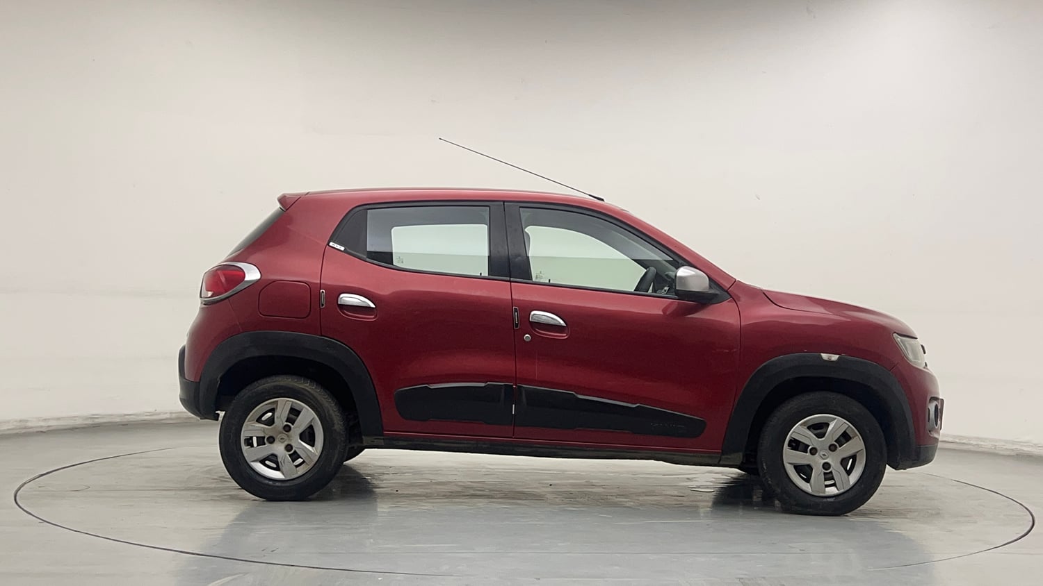 Used 2018 Renault Kwid 1.0 RXT AMT Opt Petrol Automatic exterior RIGHT SIDE VIEW