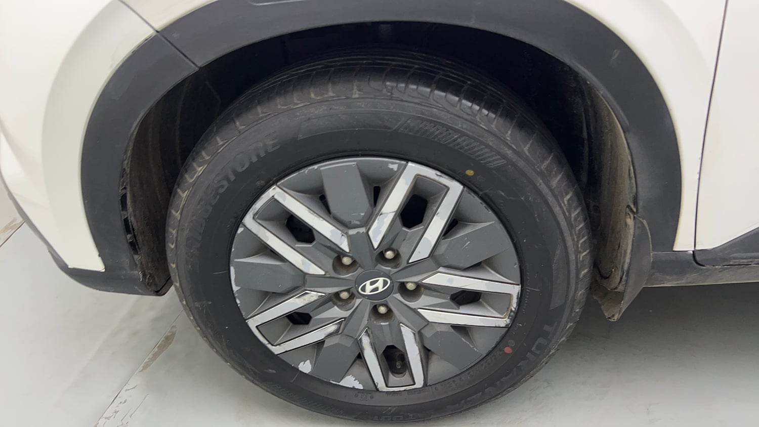 Used 2021 Hyundai Venue SX 1.5 CRDi Diesel Manual tyres LEFT FRONT TYRE RIM VIEW