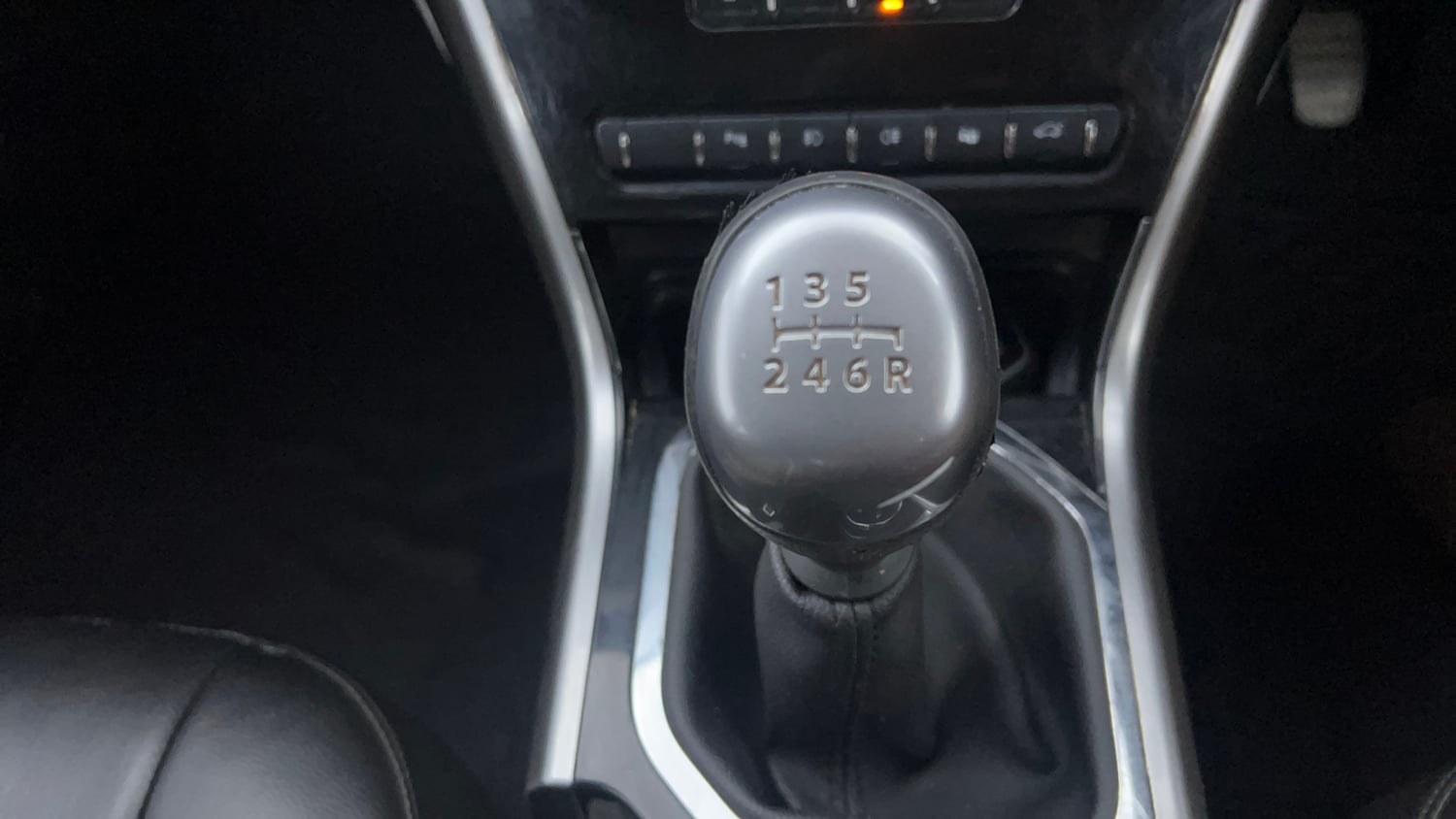 Used 2018 Tata Nexon XZ Plus Diesel Diesel Manual interior GEAR  KNOB VIEW