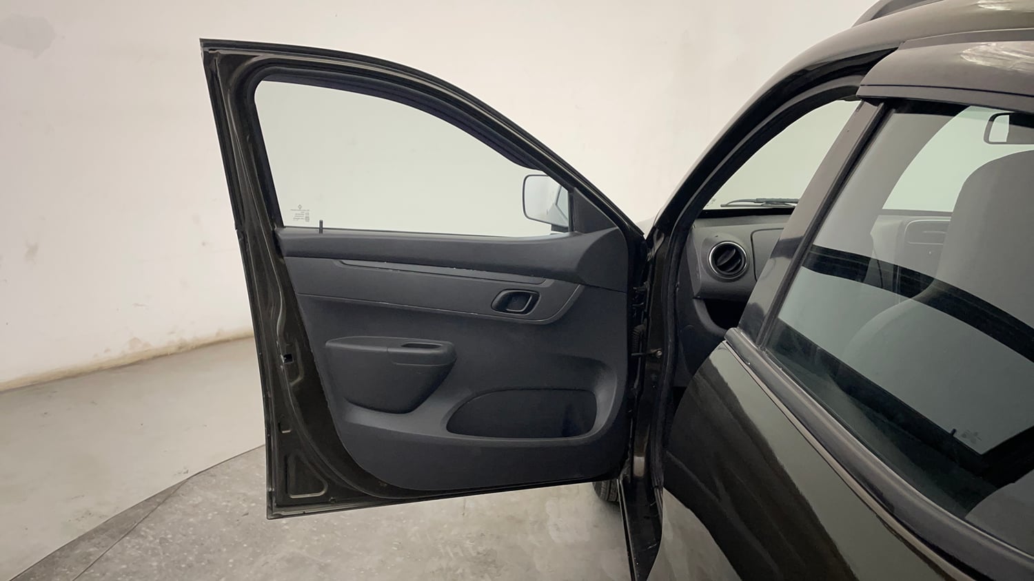 Used 2016 Renault Kwid RXT Petrol Manual interior LEFT FRONT DOOR OPEN VIEW