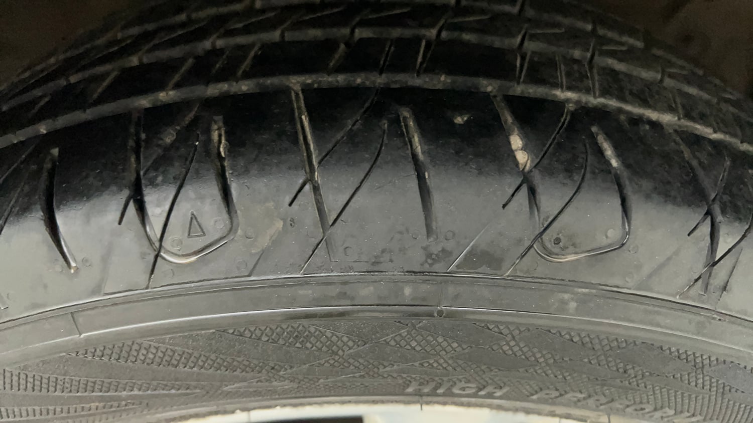 Used 2017 Ford EcoSport Titanium 1.5L TDCi Diesel Manual tyres RIGHT FRONT TYRE TREAD VIEW