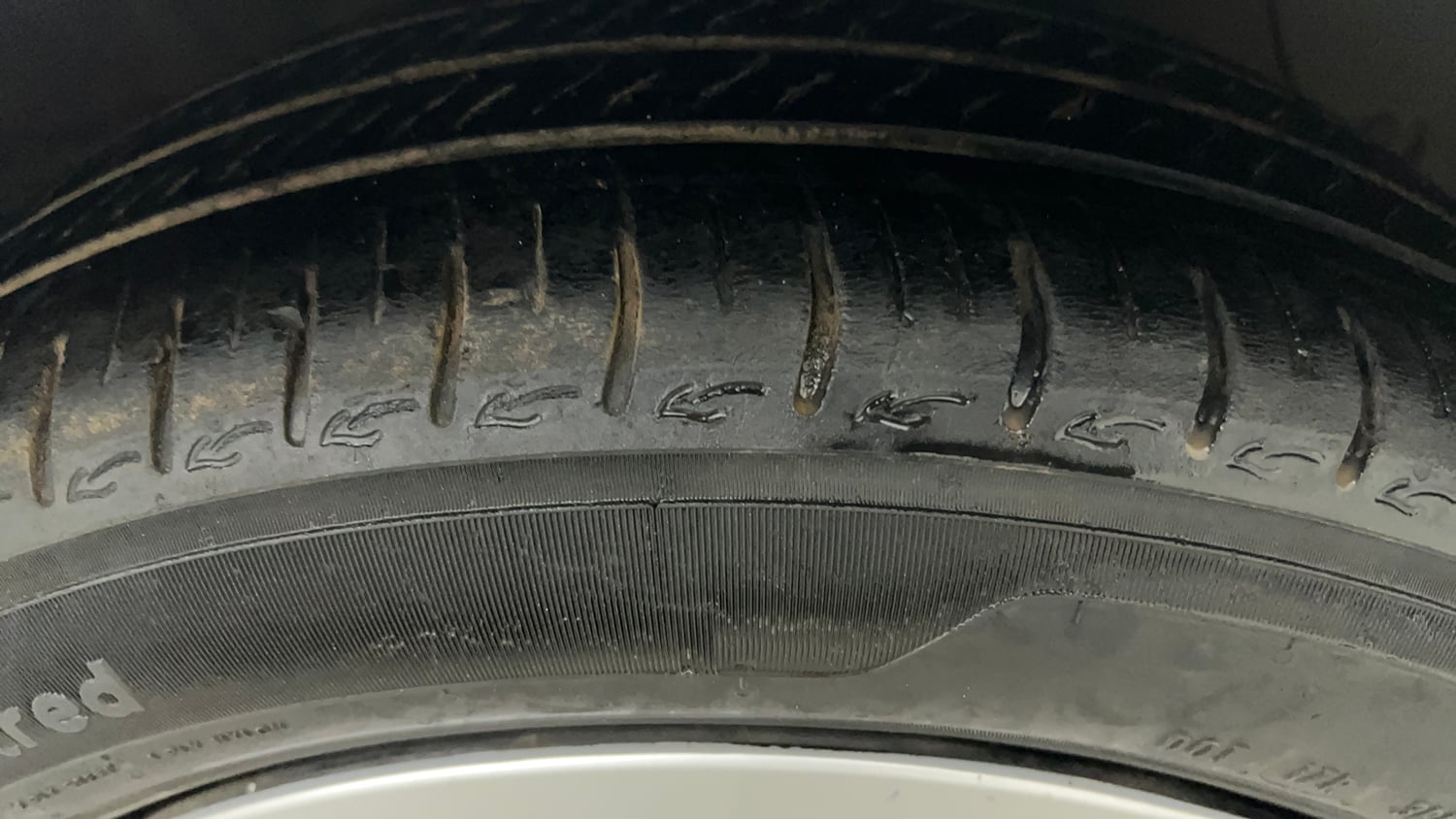 Used 2025 Hyundai Grand i10 Nios Sportz 1.2 Hy-CNG Duo Cng Manual tyres RIGHT FRONT TYRE TREAD VIEW