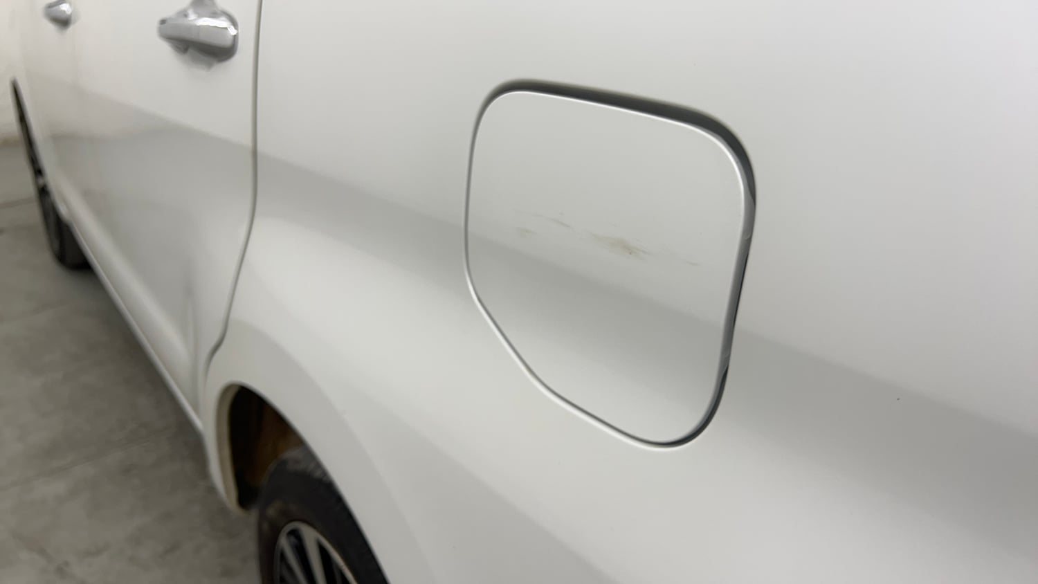 Used 2023 Toyota Innova Crysta ZX 2.7 AT 7 STR Petrol Automatic dents MINOR SCRATCH