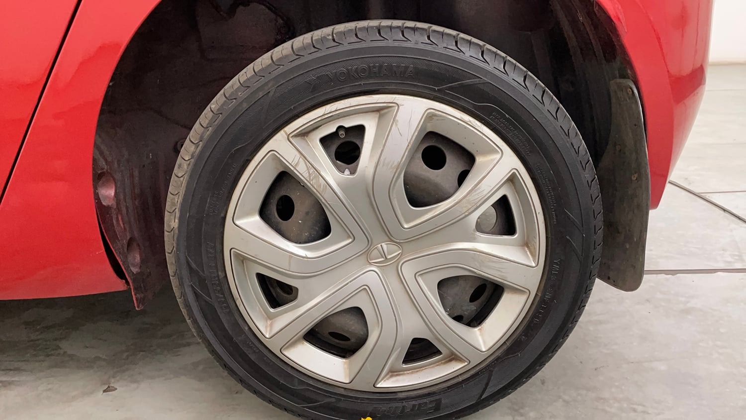 Used 2020 Tata Altroz XT Petrol Petrol Manual tyres LEFT REAR TYRE RIM VIEW