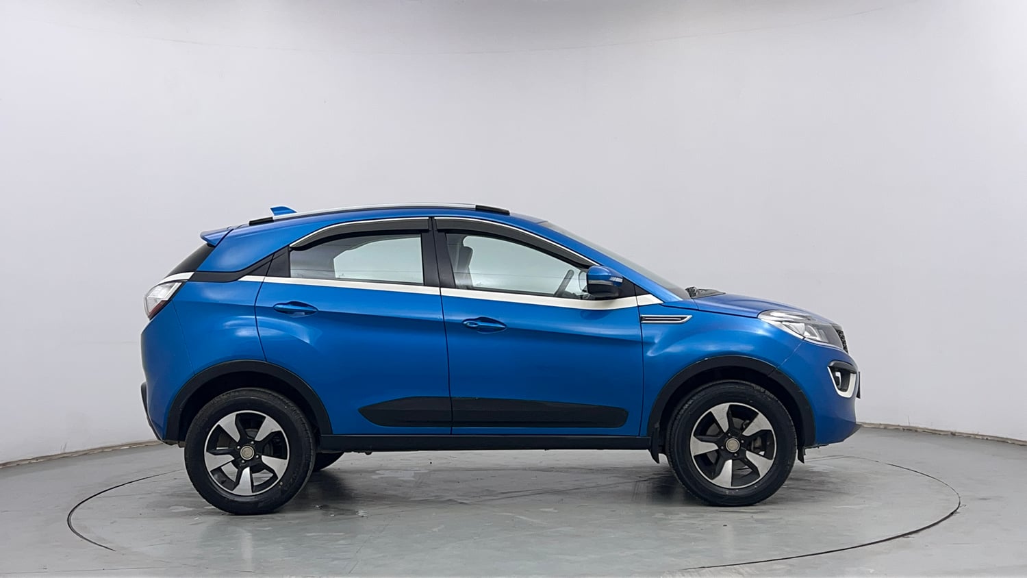 Used 2018 Tata Nexon XZ Plus Diesel Diesel Manual exterior RIGHT SIDE VIEW