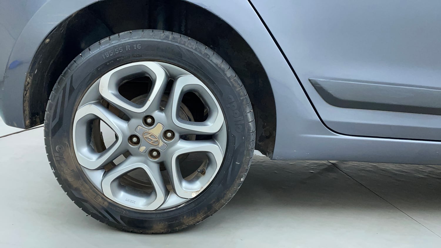 Used 2019 Hyundai Elite i20 Asta 1.2 (O) Petrol Manual tyres RIGHT REAR TYRE RIM VIEW