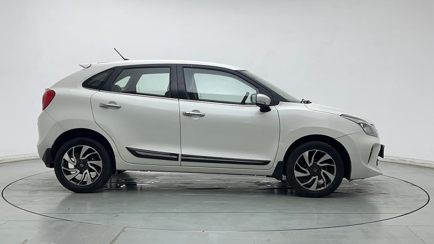 Used 2019 Maruti Suzuki Baleno Zeta Petrol Manual exterior RIGHT SIDE VIEW