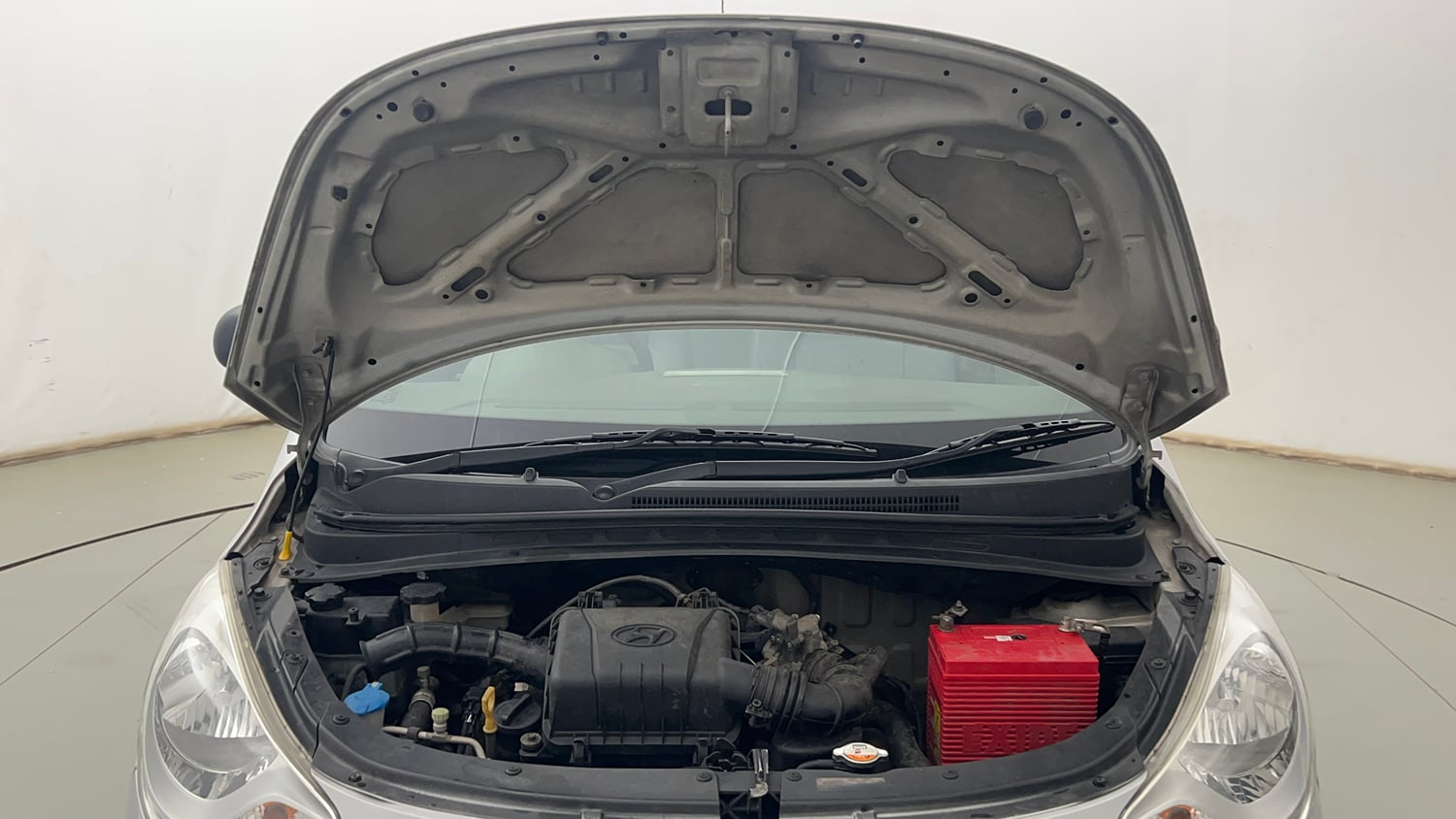 Used 2013 Hyundai i10 Era 1.1 iRDE2 Petrol Manual engine ENGINE & BONNET OPEN FRONT VIEW