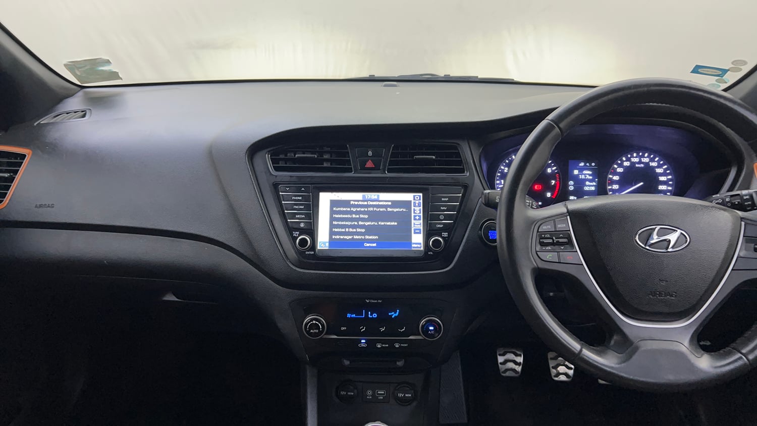 Used 2018 Hyundai i20 Active 1.2 SX Petrol Manual interior MUSIC SYSTEM & AC CONTROL VIEW