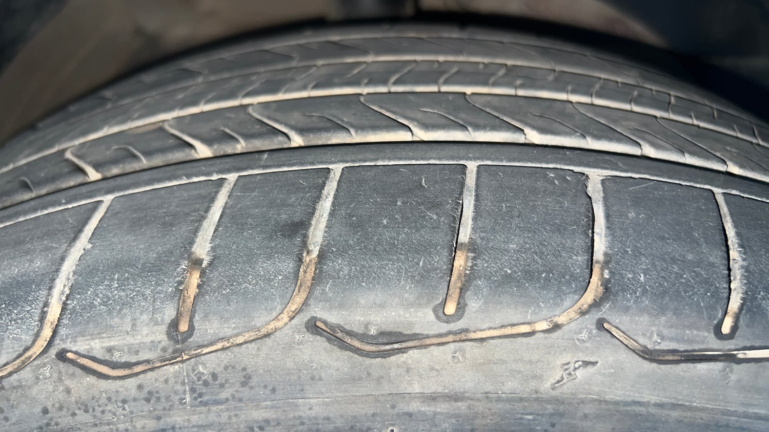 Used 2020 MG Motors Hector Sharp 1.5 DCT Petrol Petrol Automatic tyres RIGHT FRONT TYRE TREAD VIEW