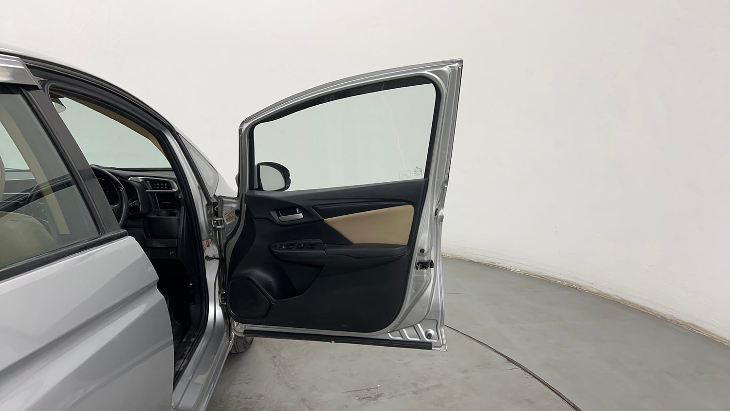 Used 2015 Honda Jazz SV Petrol Petrol Manual interior RIGHT FRONT DOOR OPEN VIEW