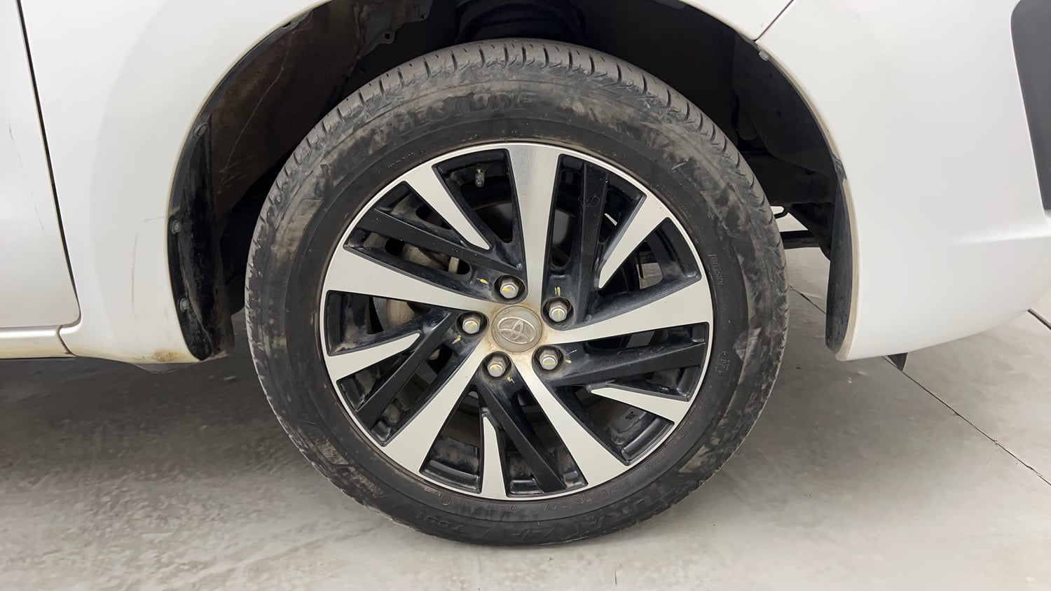 Used 2023 Toyota Innova Crysta ZX 2.7 AT 7 STR Petrol Automatic tyres RIGHT FRONT TYRE RIM VIEW