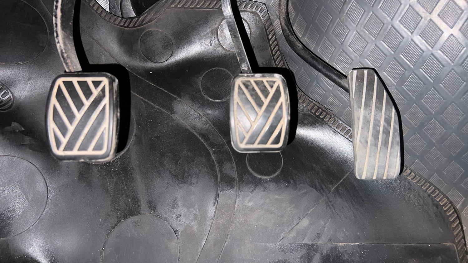 Used 2012 Maruti Suzuki Wagon R 1.0 VXi Petrol Manual interior PEDALS VIEW